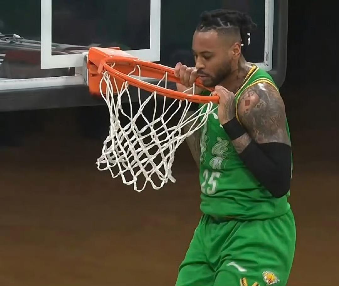 外援莫兰德发文向大家“道歉”了，说自己有时候就是忍不住，但会努力做得更好！

4