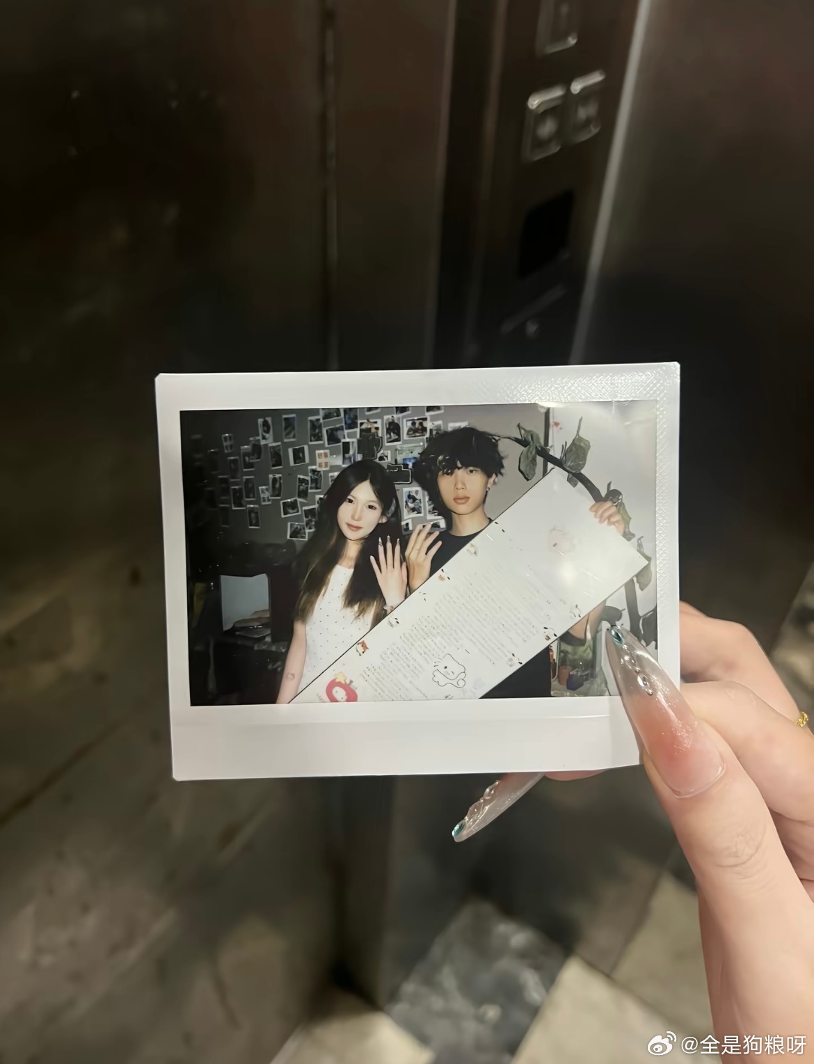 他会带我吃很多很多顿漂亮饭 ​​​