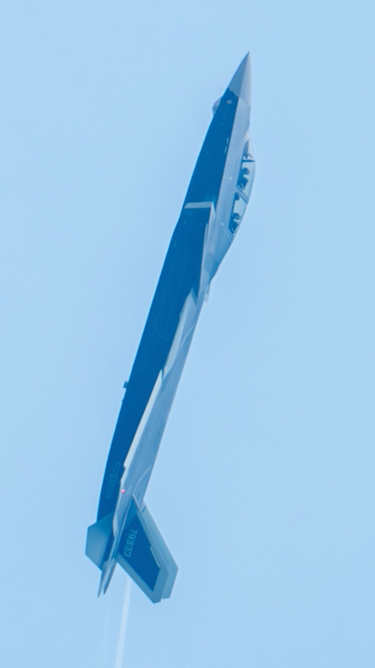 现役多型J-20将亮相[鼓掌][鼓掌][鼓掌]。图源  等。 ​​​