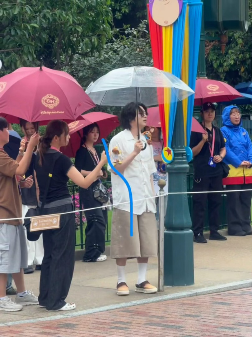 真幸运啊港迪偶遇金希澈香港迪士尼偶遇金希澈