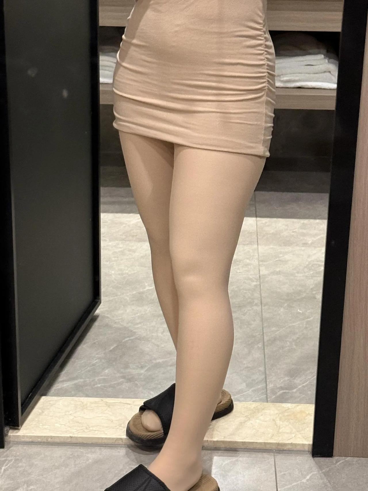 我爱惨拼多多买的光腿神器了
我一直不敢买怕显假，之前买了好几条都假，最近为了配裙