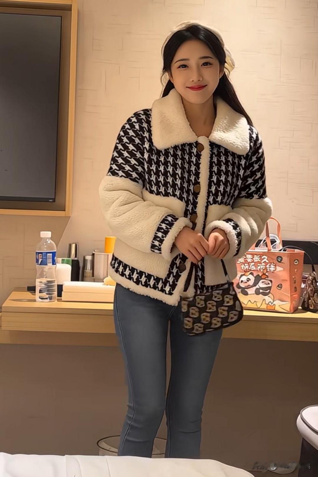 晒图笔记大赛异地恋的奔现女友来了，如何应对呢？