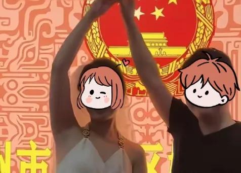 8 月 19 日七夕，杭州一对 95 后情侣登记结婚。领证之前，男方将自己婚前房