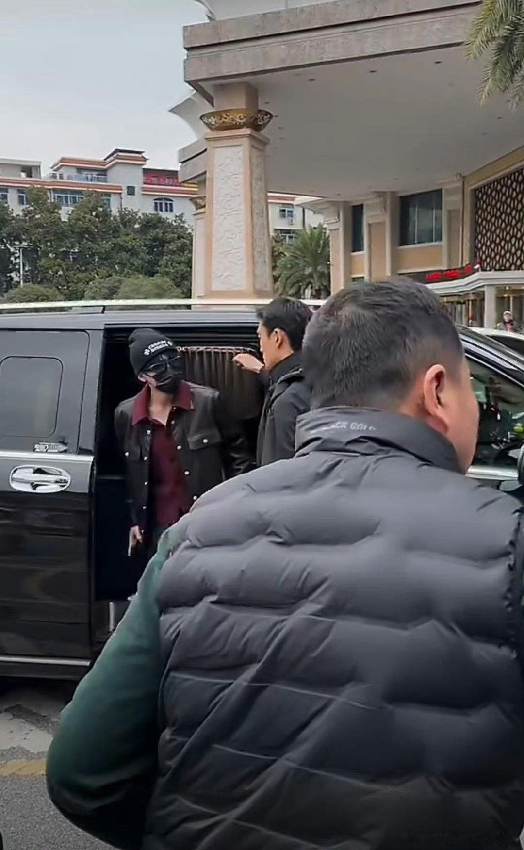 檀健次进组何不同舟渡定妆路透檀健次进组何不同舟渡定妆 檀健次进组何不同舟渡定妆路