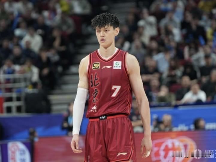 北汽球员曾凡博完成注册…CBA官方更新国内球员注册信息：北京男篮球员曾凡博完成注