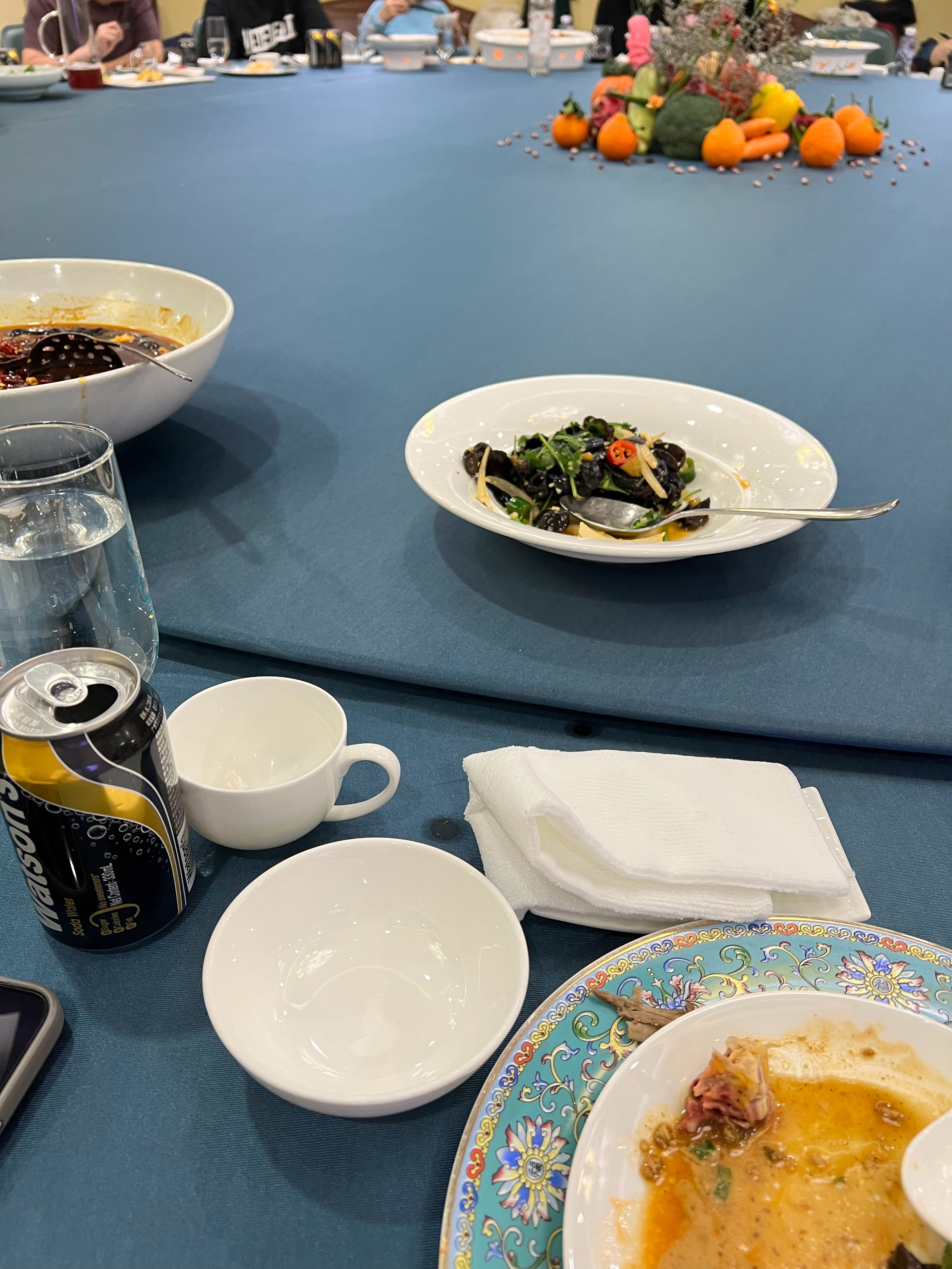 我这社交恐惧症，看到他们相互敬酒，恨不得自己找个缝钻进去 天津