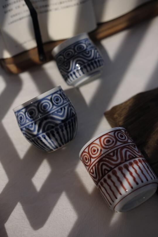 泽田痴陶┆手握杯