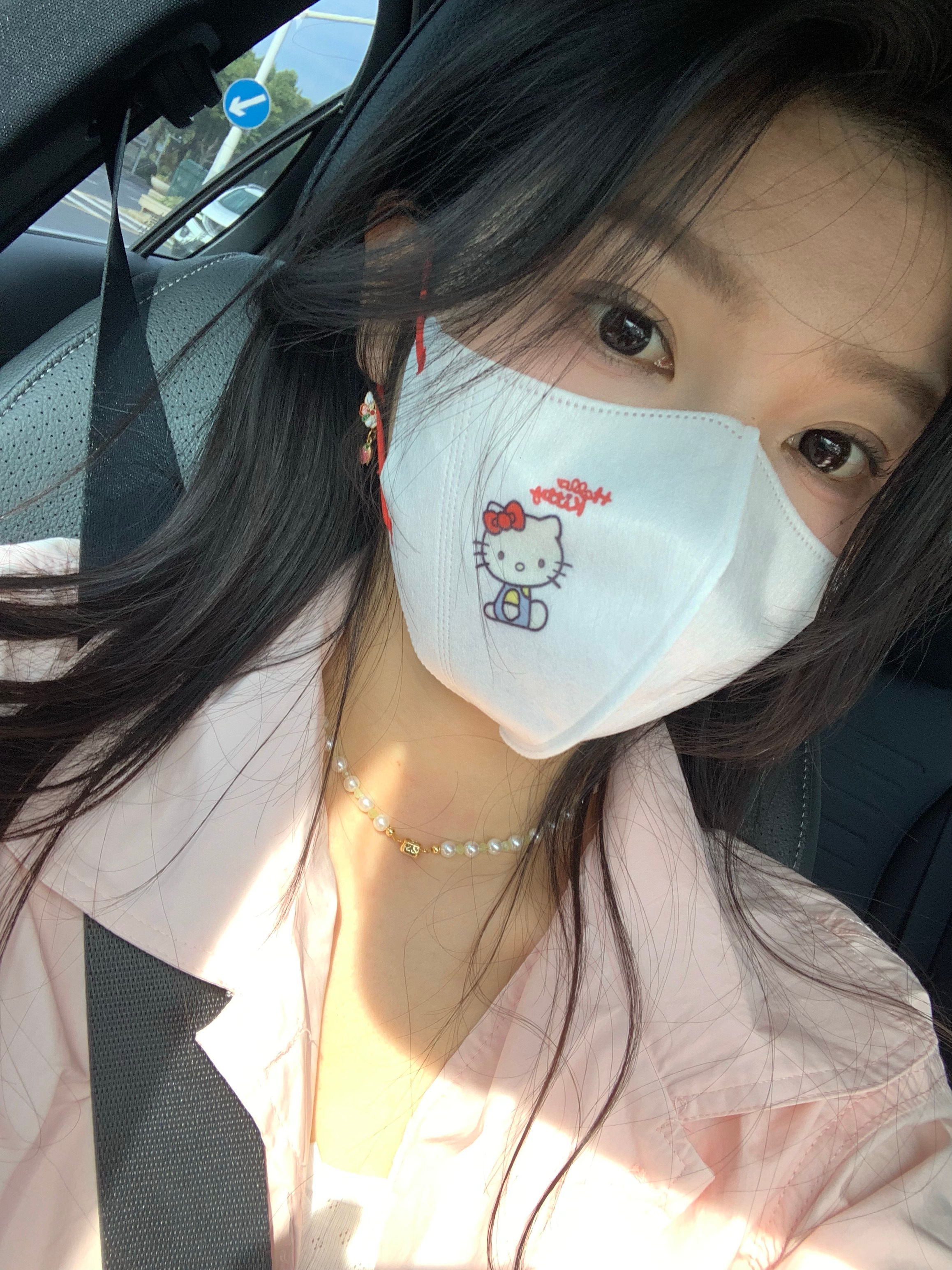 今天我自己去滑冰啦⛸️本来要去拍全身x光 结果机器坏了明明去了两次 又很热 挺折