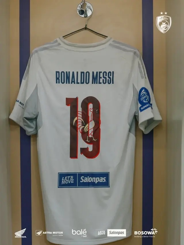 印尼球员卡卡·罗纳尔多·梅西走红 球衣照获2.6万点赞，这位球员名字为Kaka 