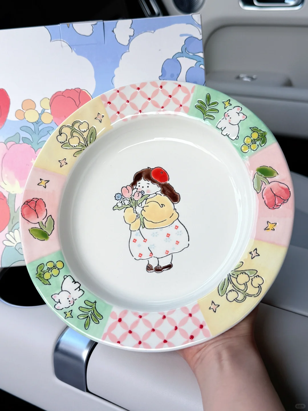 小女孩手绘陶瓷餐盘