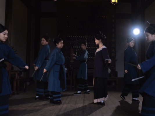 蓝盈莹非遗拍出了武侠片感从前畲拳防身御敌，如今练就内心胆量，蓝盈莹借非遗武术传递