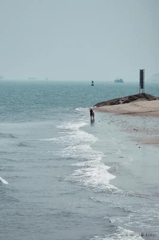 今年最难忘的出门经历，是一场说走就走的海边之旅。没有繁琐计划，背上行囊就出发。到