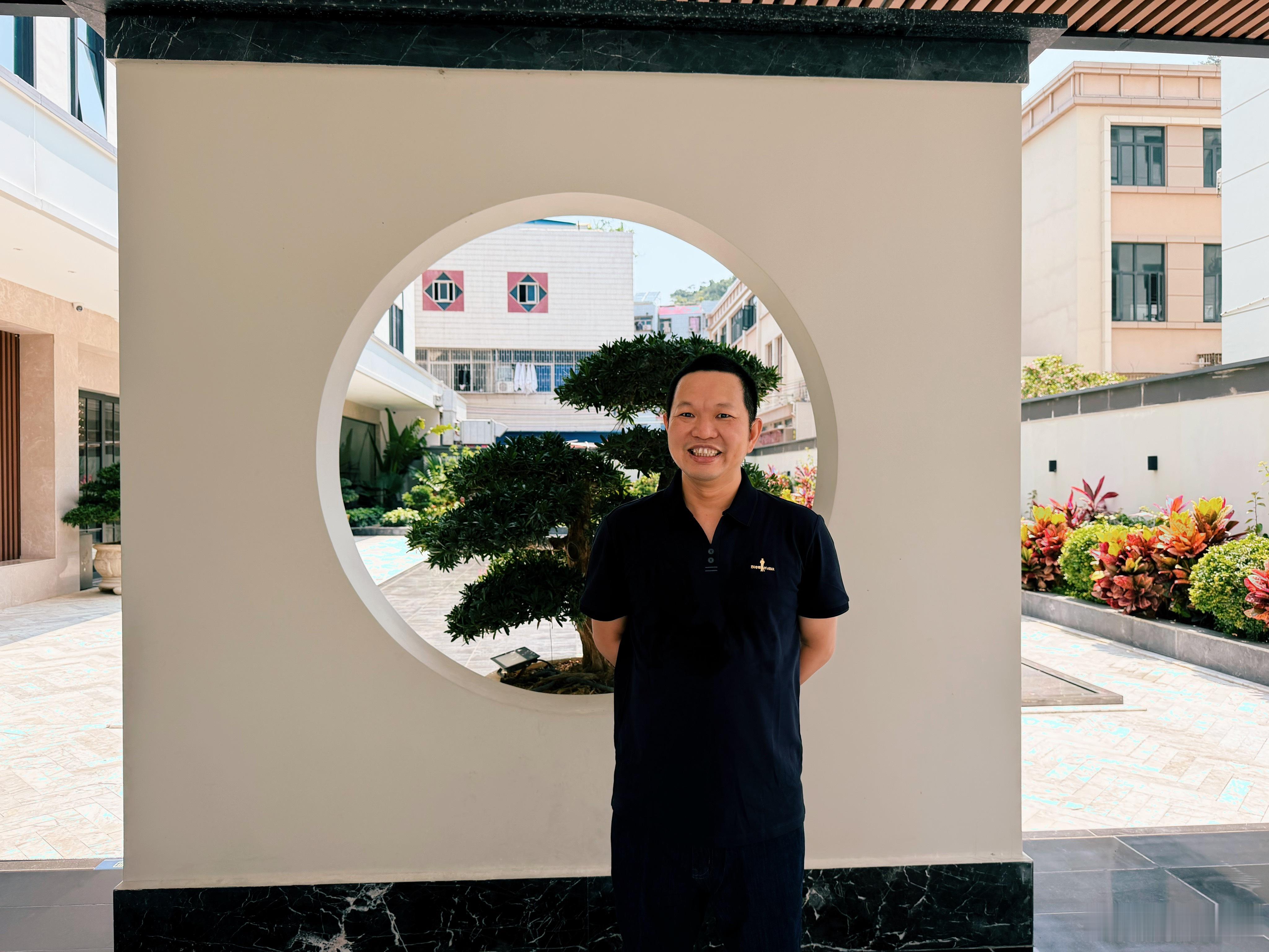 不必困在眼前方寸焦虑，人生是长线旅途，一时得失不足以定义全部。暂时失意不必消沉，