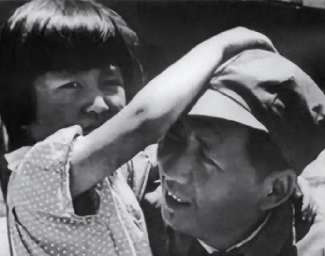 1972年，李讷离婚，毛主席得知原委，后悔不已：“都怪我没有把好关啊。”这句自责