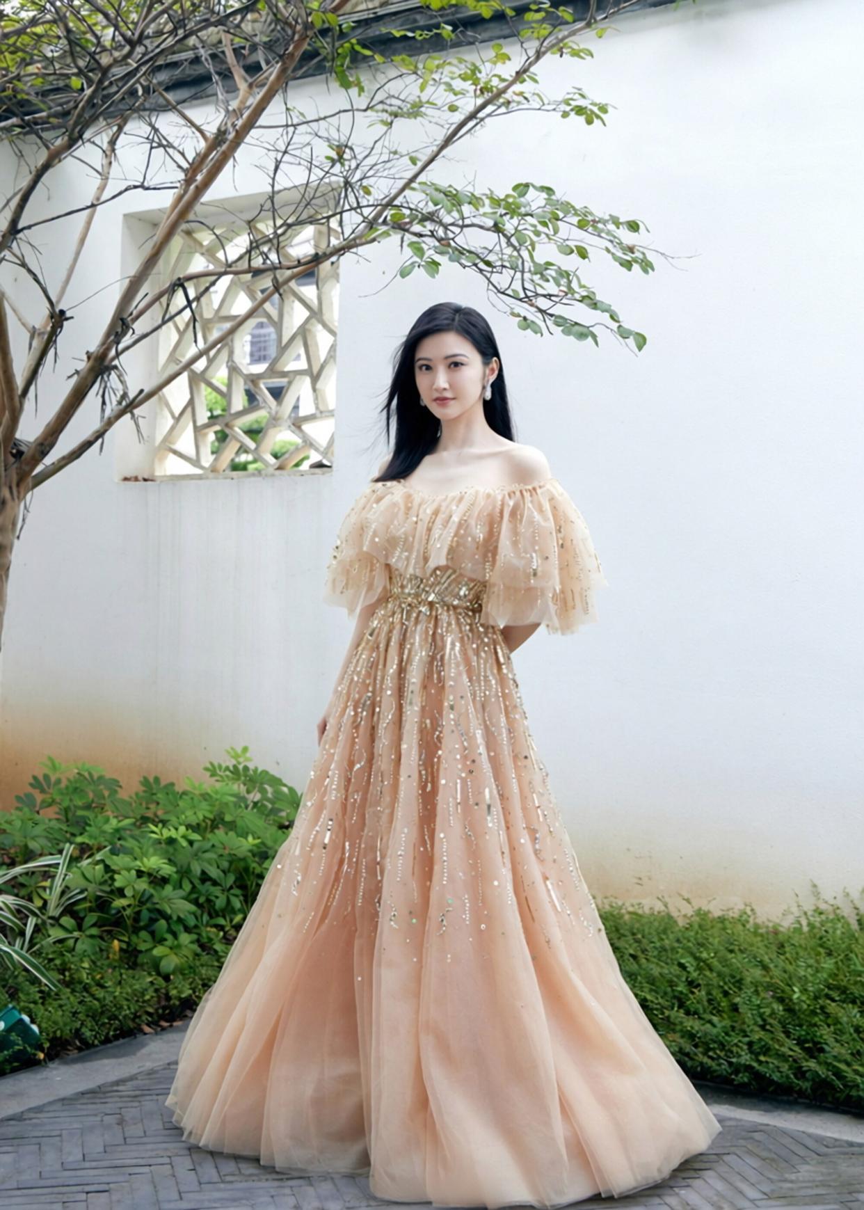 优雅仙女裙，闪耀在阳光下