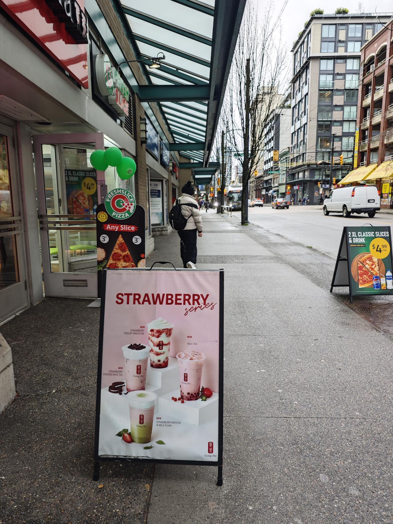 90+老华侨在温哥华，这样的生活是悲催还是幸福呢？

昨天早7:43am，有趟车