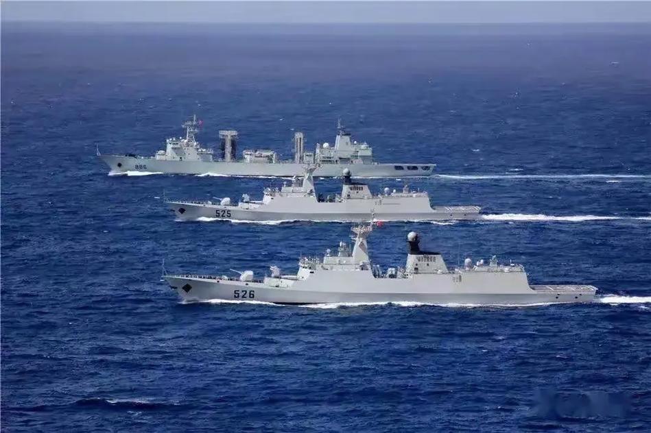 中朝同日硬核反制！2026年4月17日，日本海上自卫队村雨级驱逐舰“雷”号（DD