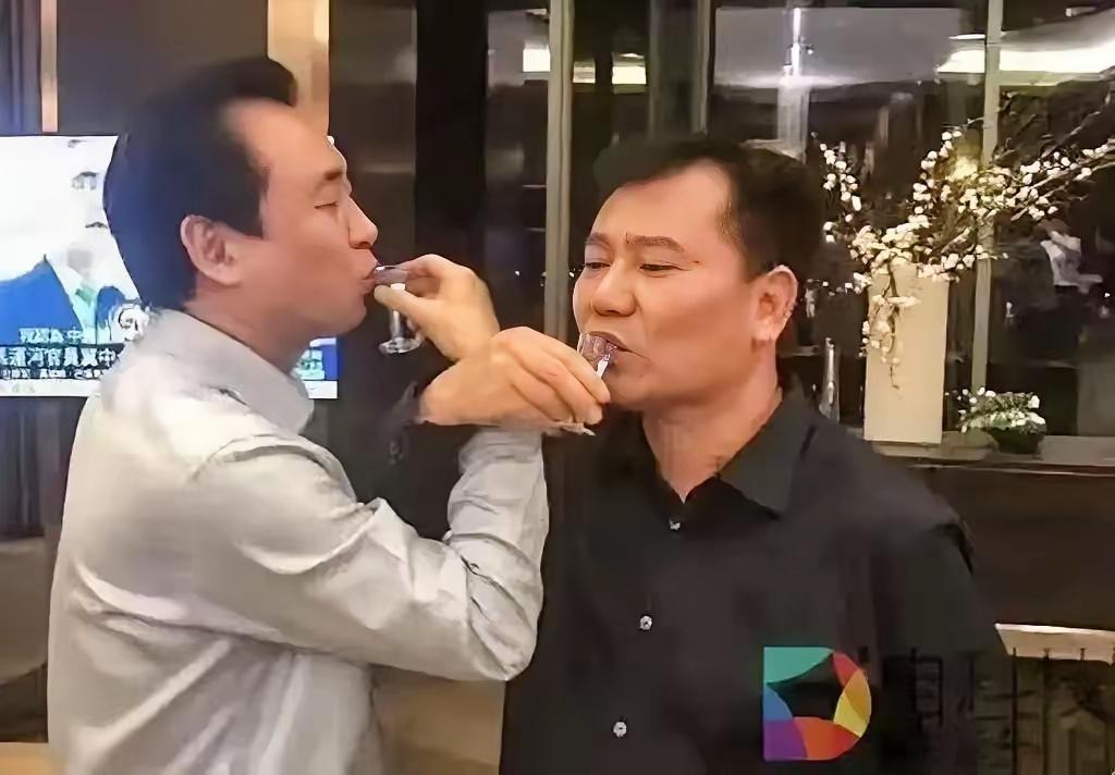 史上最贵一杯酒！九年前一饮而尽，如今代价2387亿！[捂脸]