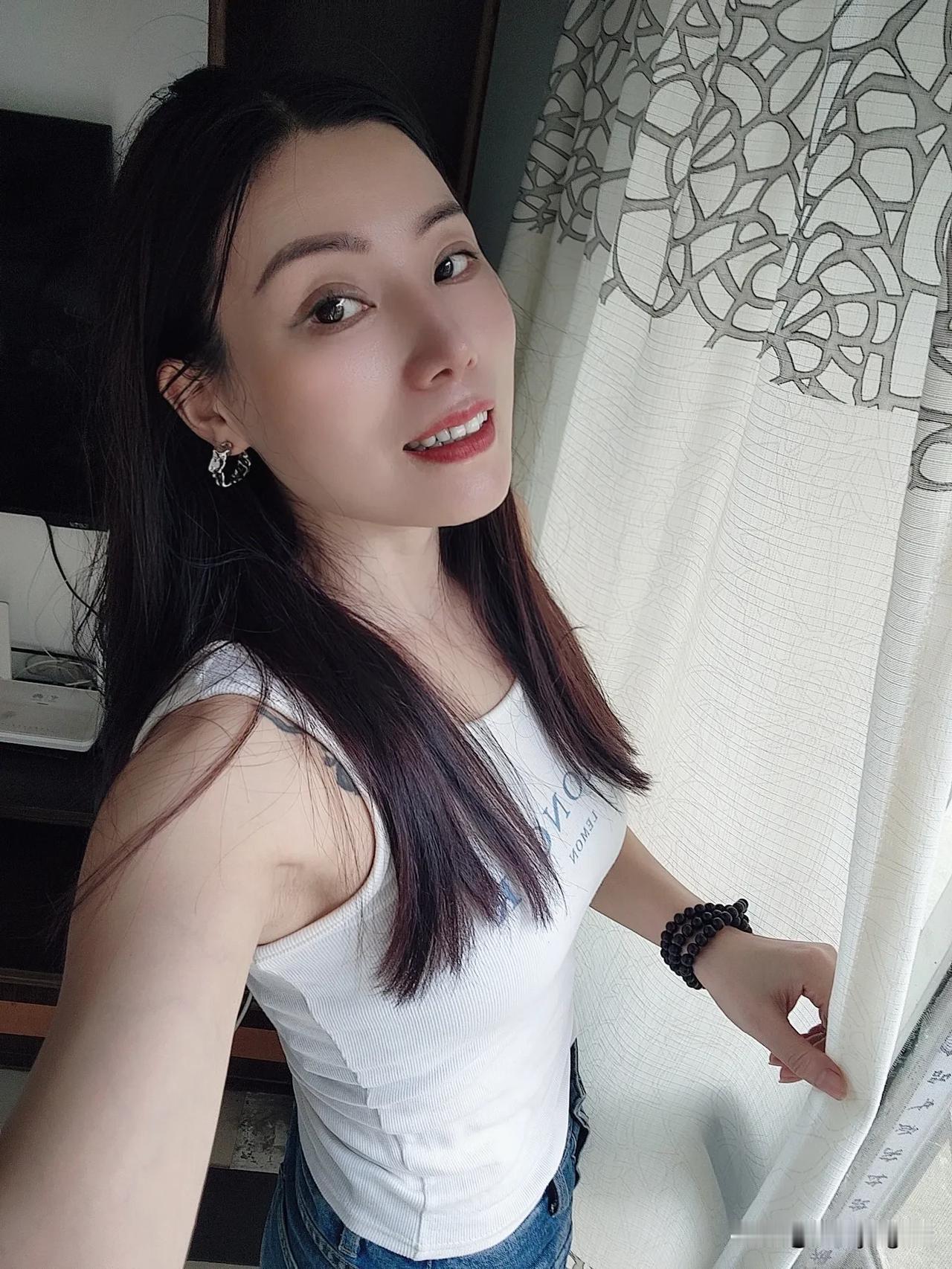 用心生活，每一天都是限量版的自己，早安吖🌞自恋走起怎么舒服怎么来 不会撒娇的女