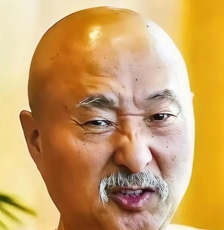 陈佩斯的“催生”故事，藏着对家庭圆满最本真的向往。看着四个孙辈绕膝嬉闹，他那句“