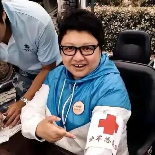 韩红说：下一世我轮回人间，我希望我的童年是快乐的；我希望有很好的爸爸妈妈爱我；我