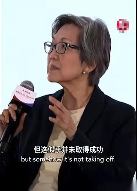 新加坡那位巡回大使陈庆珠，最近一番话，直接把人听笑了。

她原话大意是，你们中国