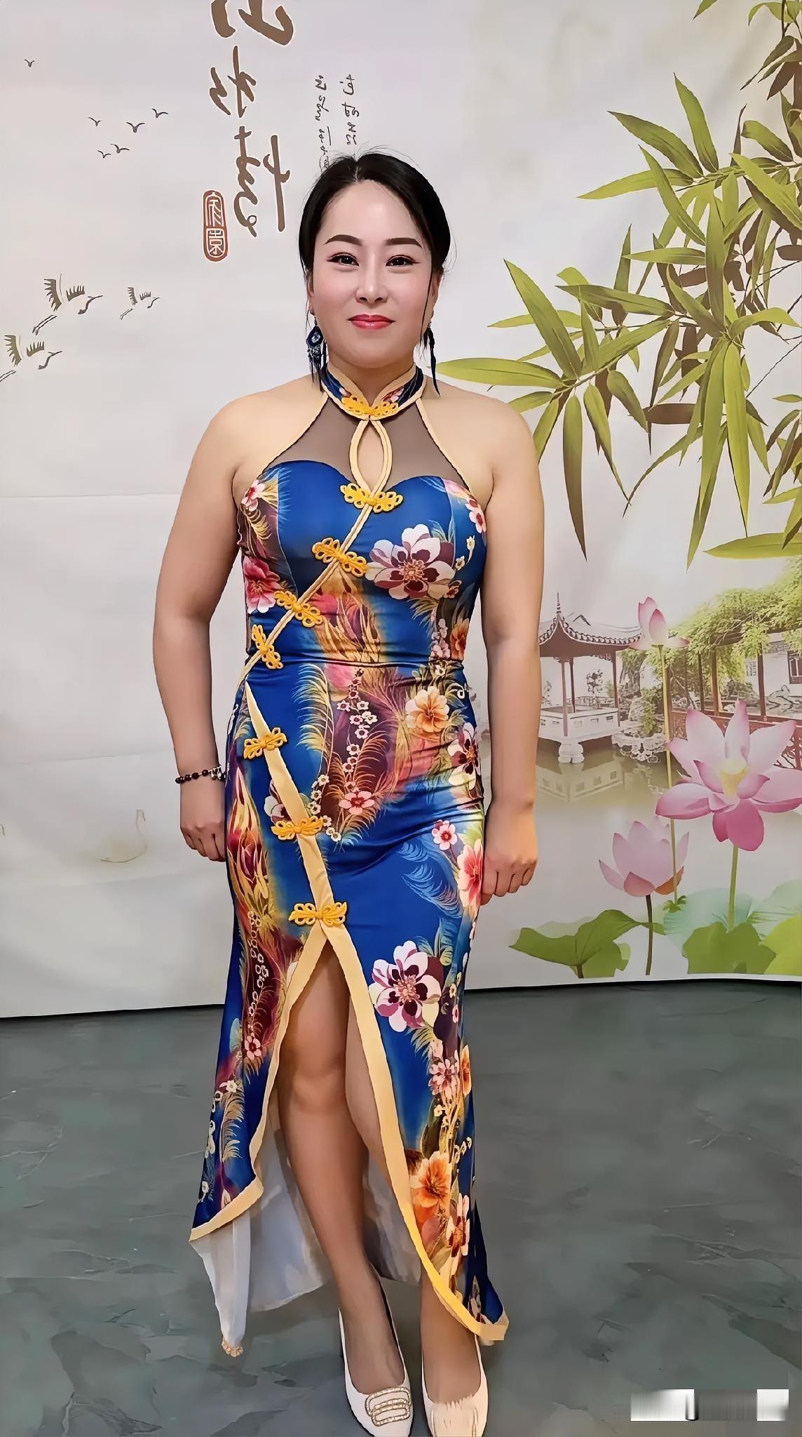 花间佳人影，锦衣沐春光。古典美人韵 红装美人照 古典红妆照 绿裳春景照