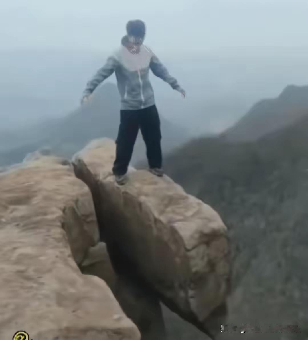 要想作死必猖狂，狂妄之极要遭殃，殃及池鱼损天道，害得景区少了摇。