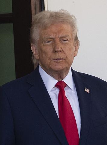 【你怎么看特朗普对媒体称，作为美国三军统帅，"我不需要国际法"。他的"道德标准和