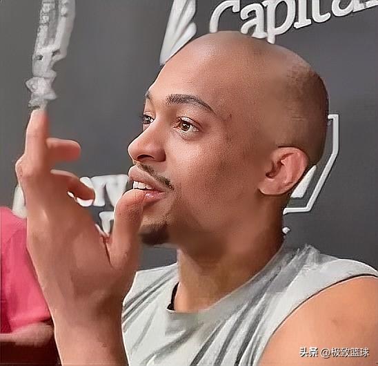 约翰逊被文班亚马拉下水，剃了光头！

凯尔登-约翰逊在今日接受采访表示，他和昨晚