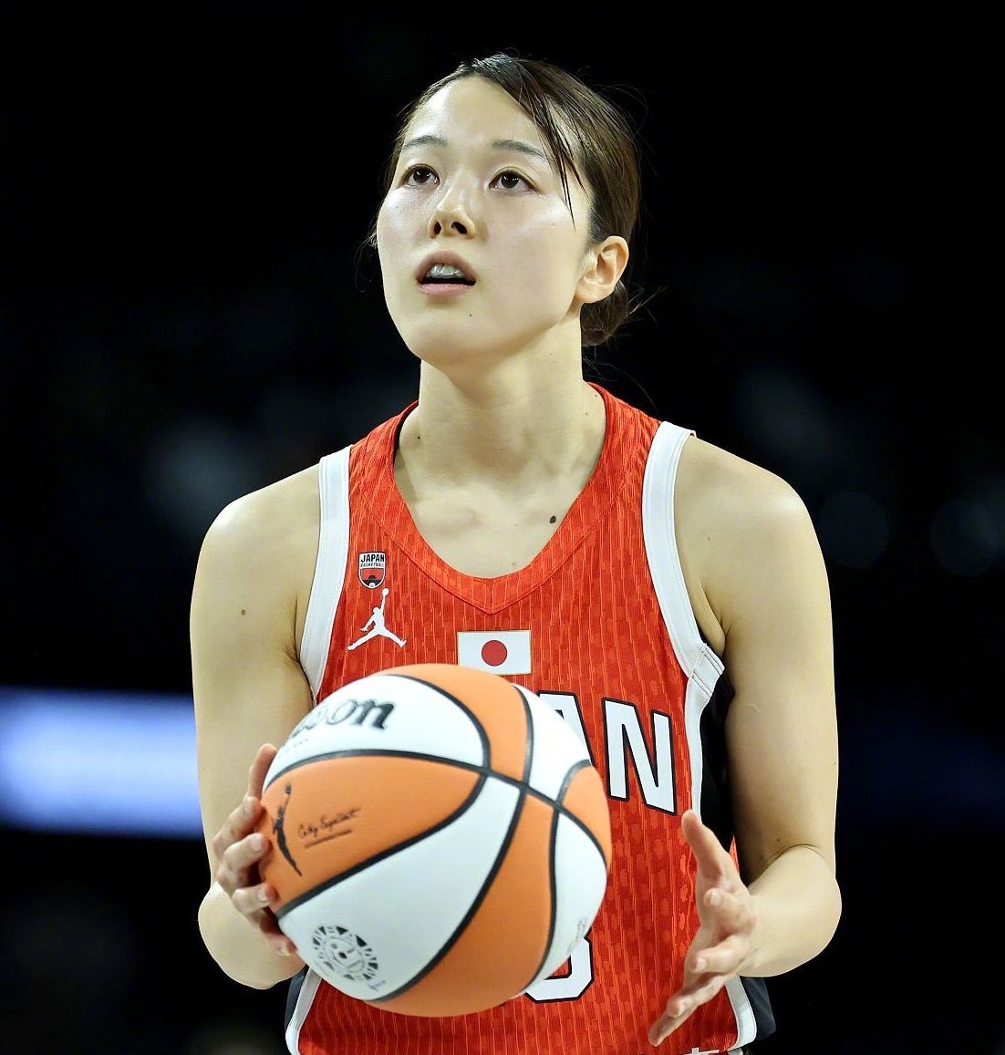 一位专注WNBA和NCAA女篮的博主I talk hoops谈到山本麻衣昨天对阵