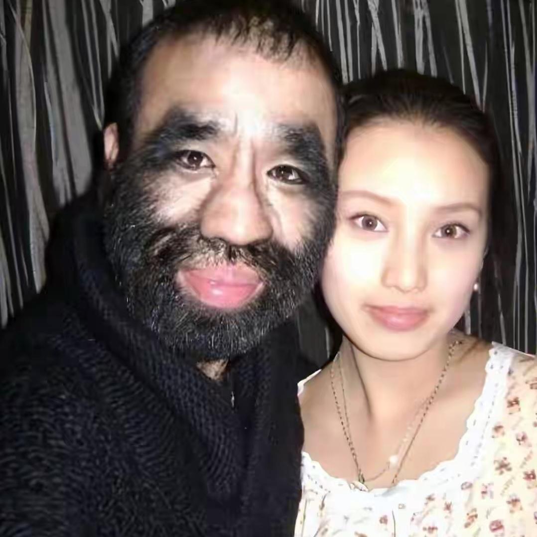 你敢信？有人刚出生就被村里人说成“猴精转世”，还劝父母扔山里，他就是于震寰。19