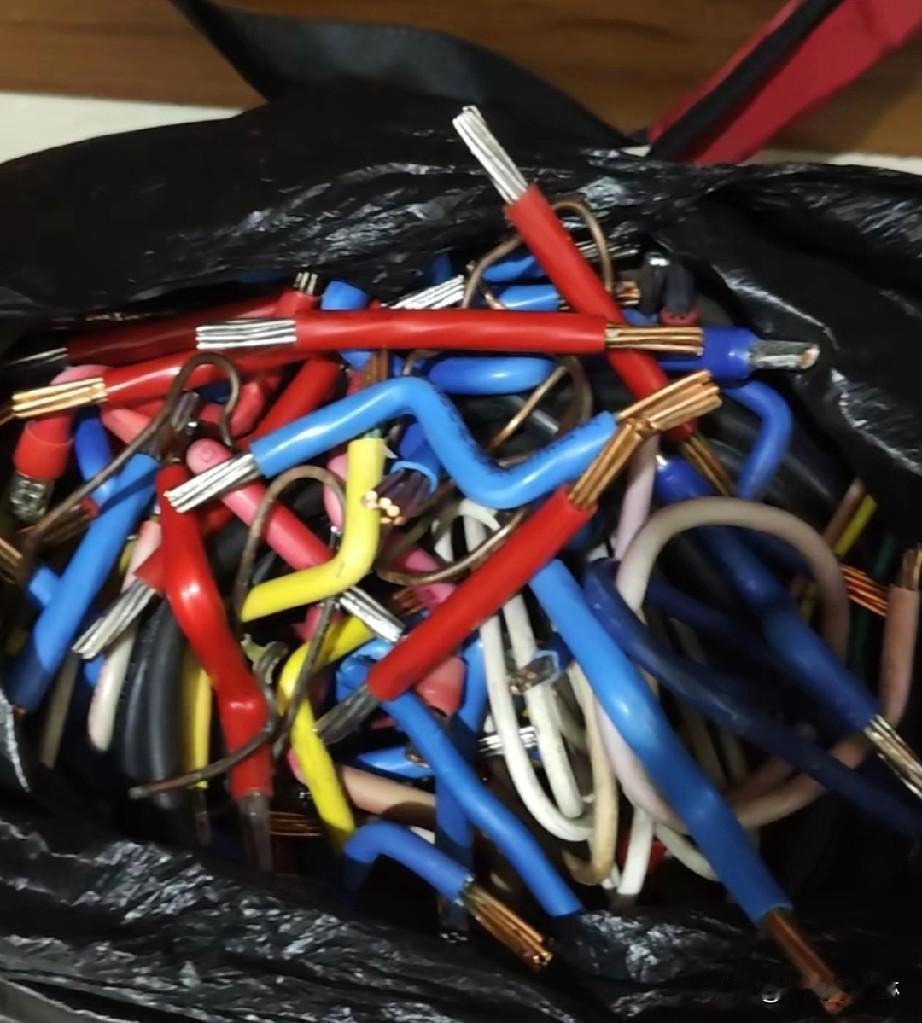 读书的时候:
我对这些是不感兴趣的