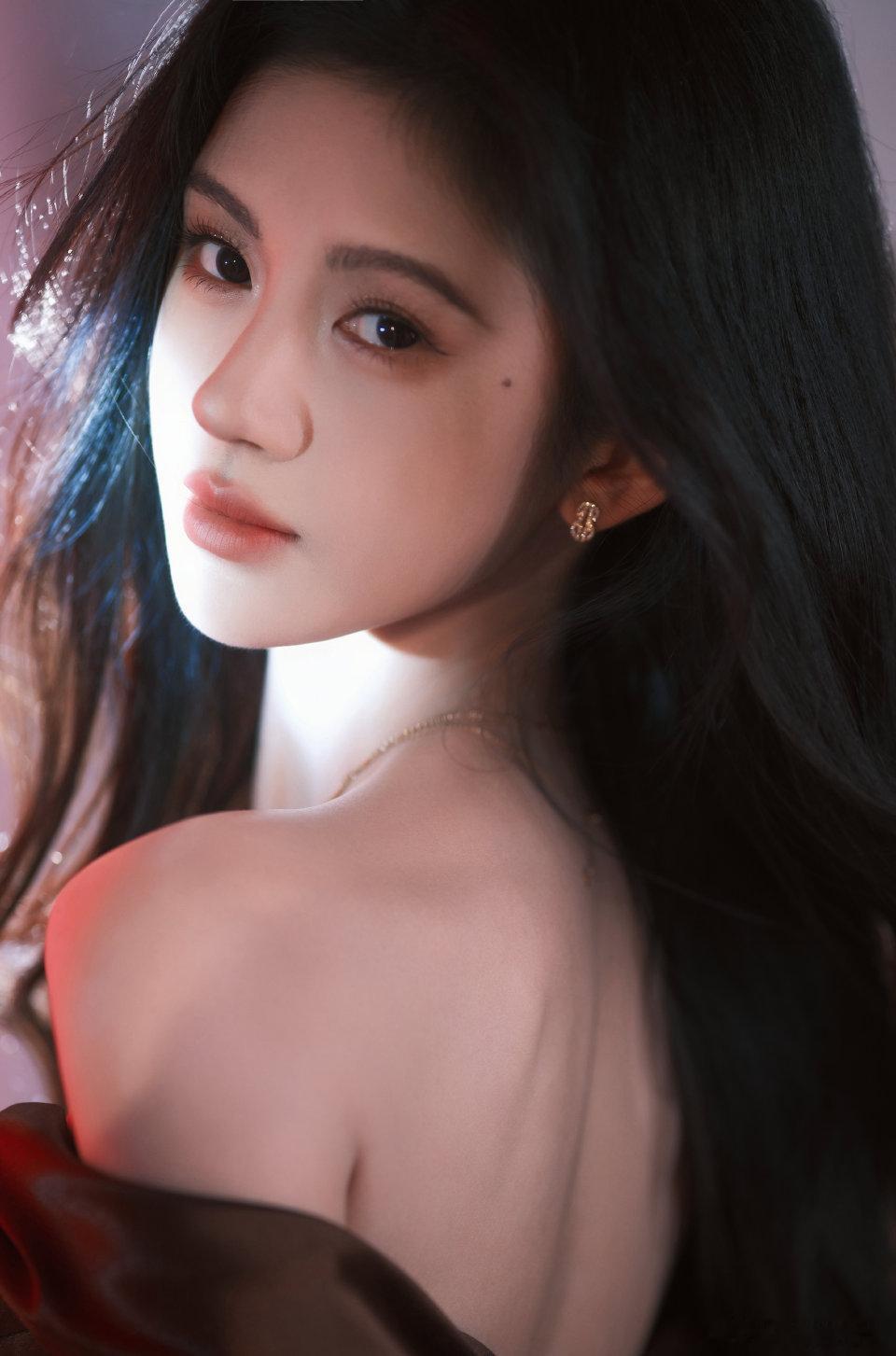 今日份鞠婧祎！！！太美了，神女姐姐[爱慕][爱慕] ​​​