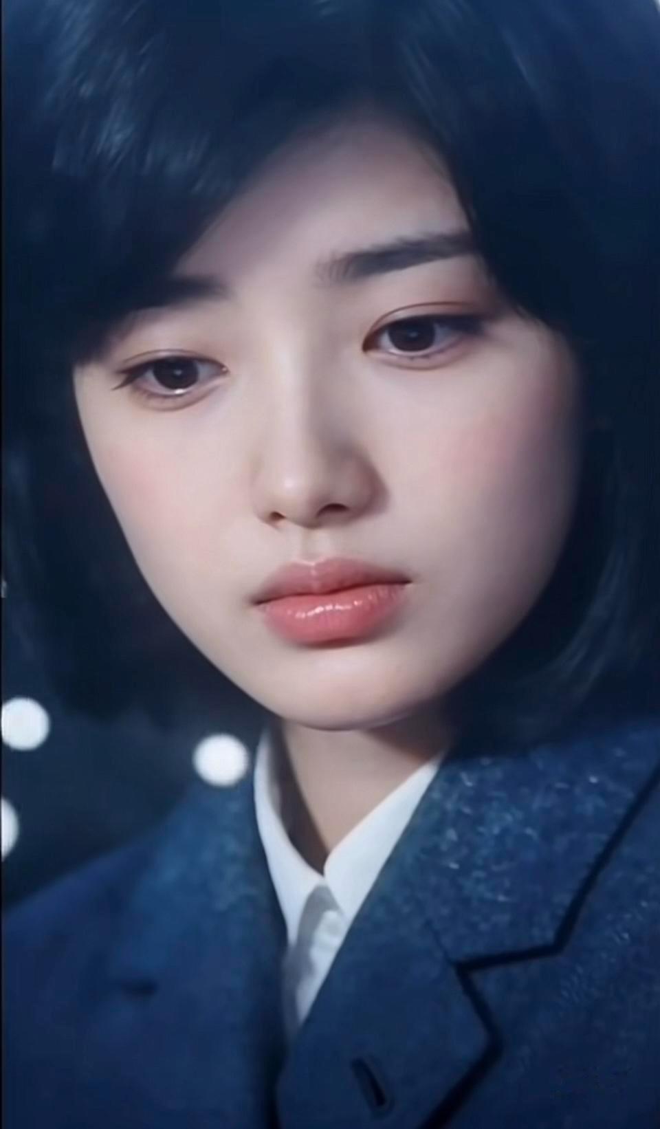 Ai的山口百惠，少女版的山口百惠，那么纯真、自然、美好。
最喜欢山口百惠了，喜欢