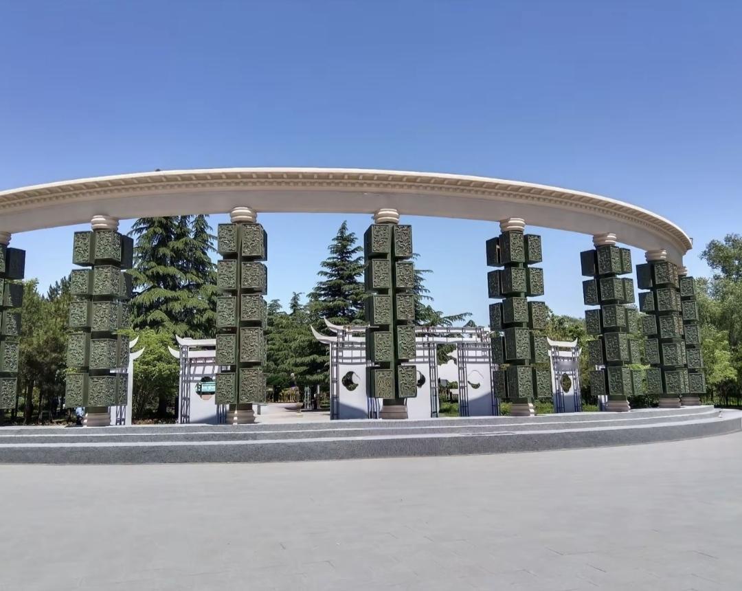 五一劳动节，侯马市春秋晋国“铸铜遗址公园”经改造升级后，重新向市民开放啦！别的先
