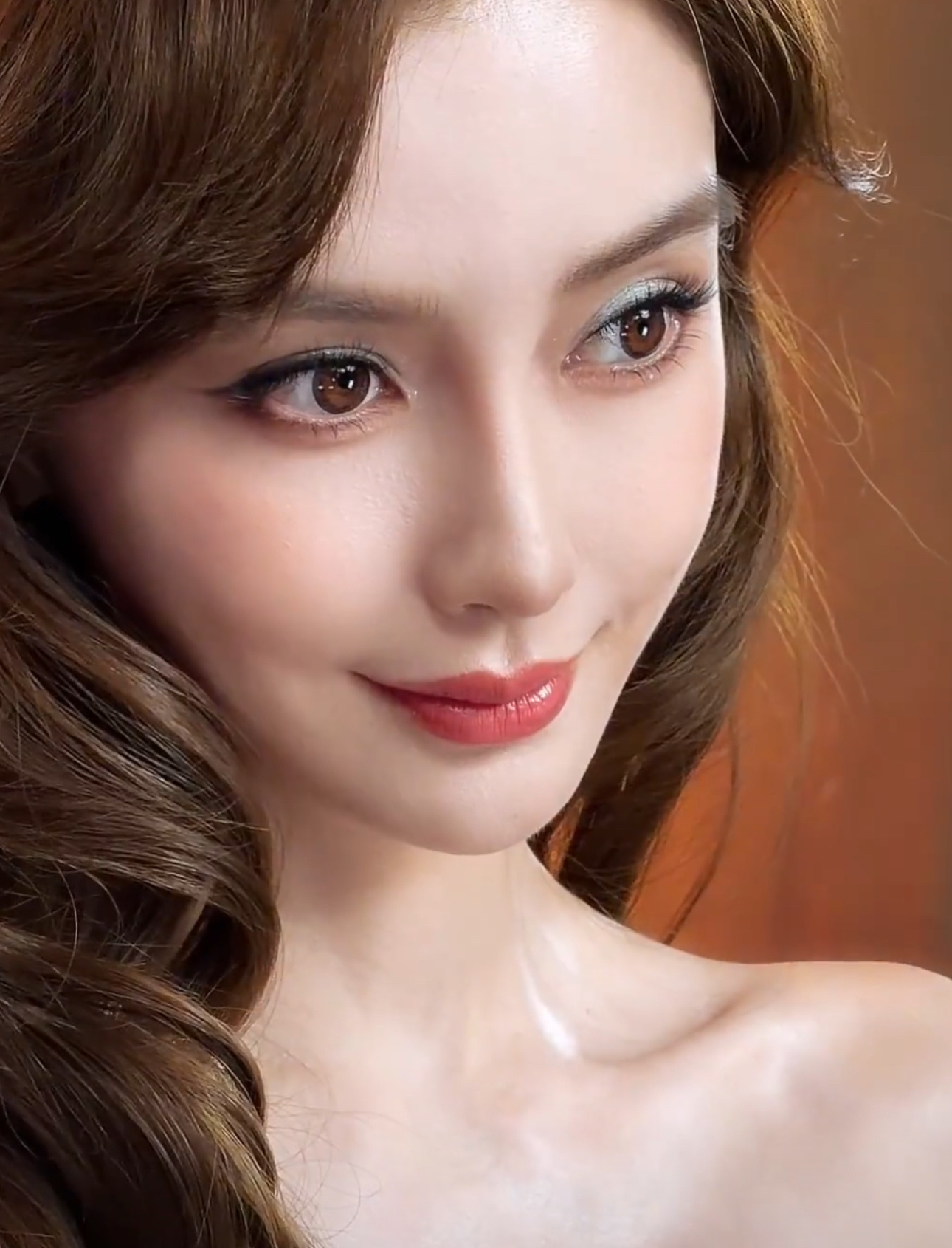 Angelababy与花同框Angelababy人面如花 baby美貌与花同框 