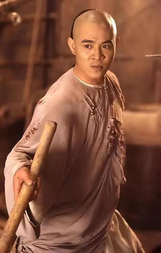 吴京接棒李连杰成国际武联形象大使 两代功夫男星同框：10月16日，第十届世界传统