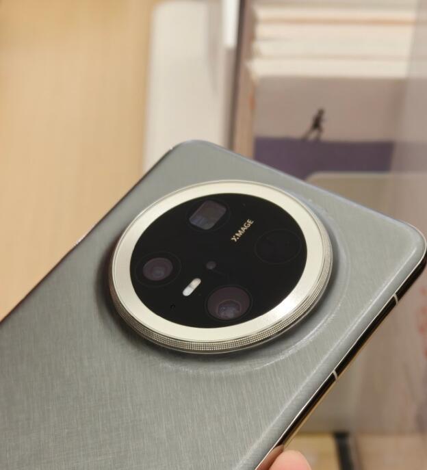 真TM逆天了，华为Mate70价格和配置发布以后！谁最尴尬一目了然，潮水退去才知