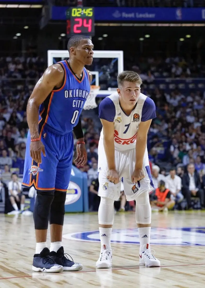 Timeless Sports：“2017年28岁的拉塞尔-威斯布鲁克和17岁的