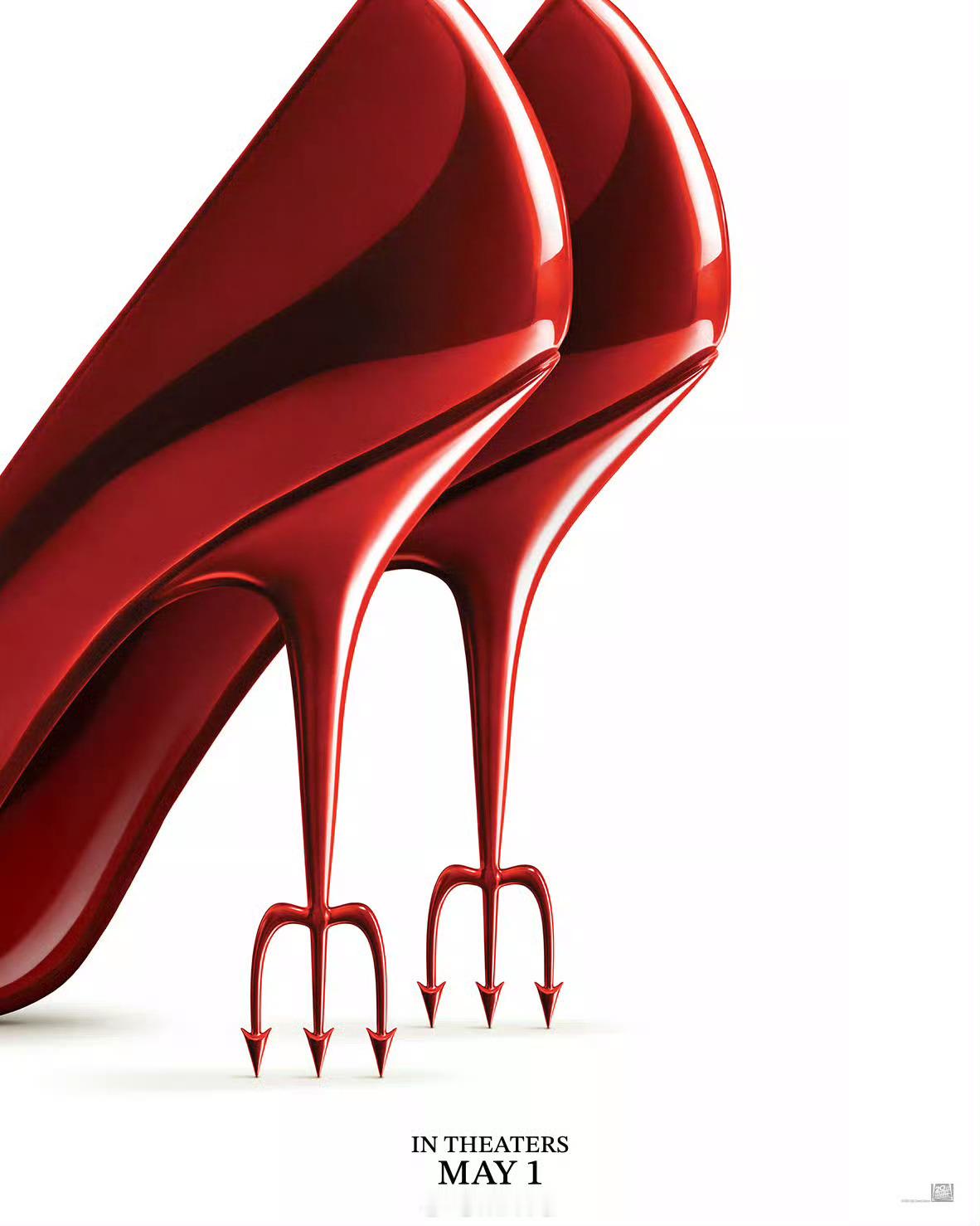 除了发布第一支预告（见上条），【穿普拉达的女王2】也发布新海报——犀利的经典红色