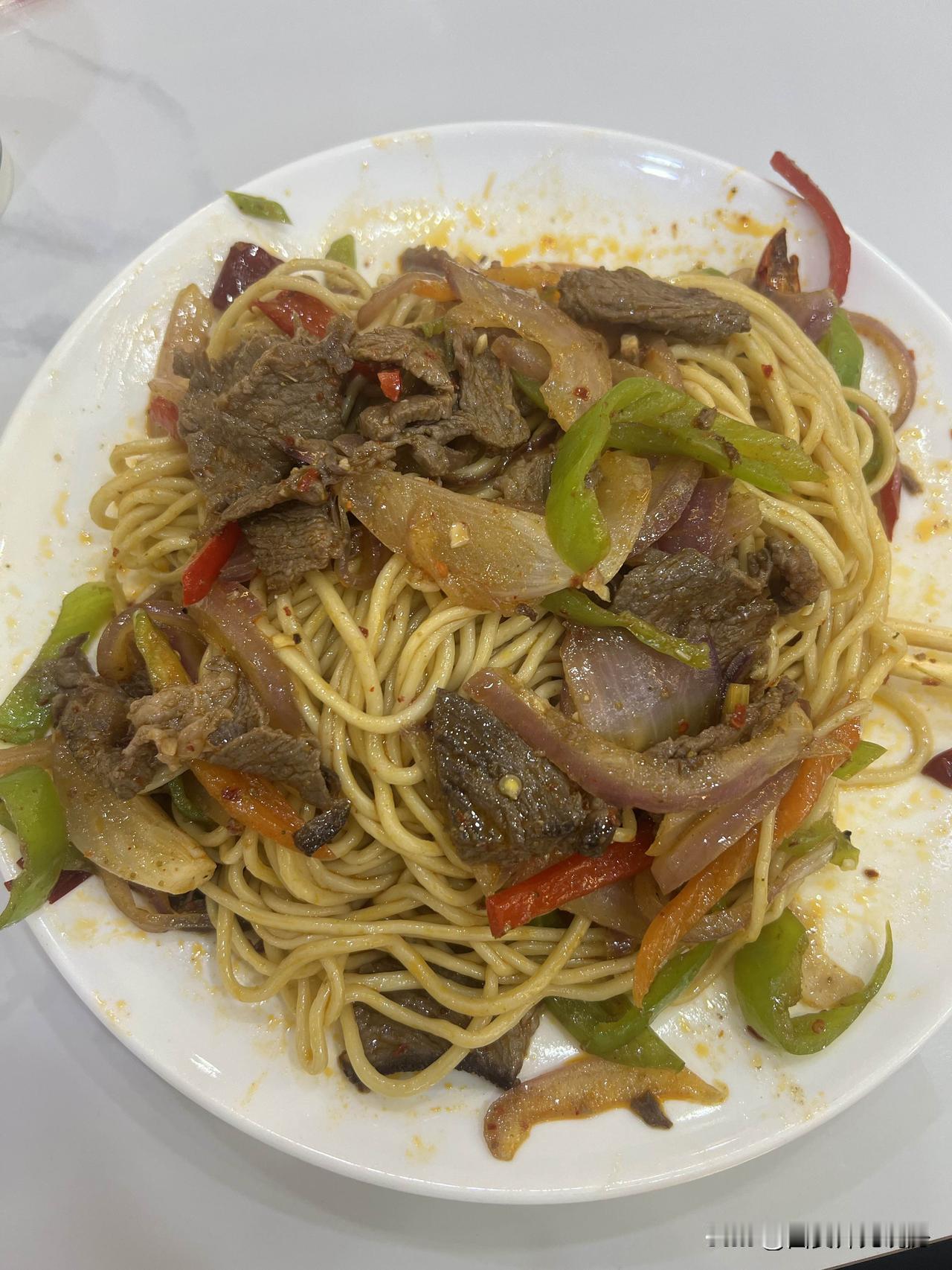 青海湖30元的孜然炒牛肉面确实比平时的牛肉多
