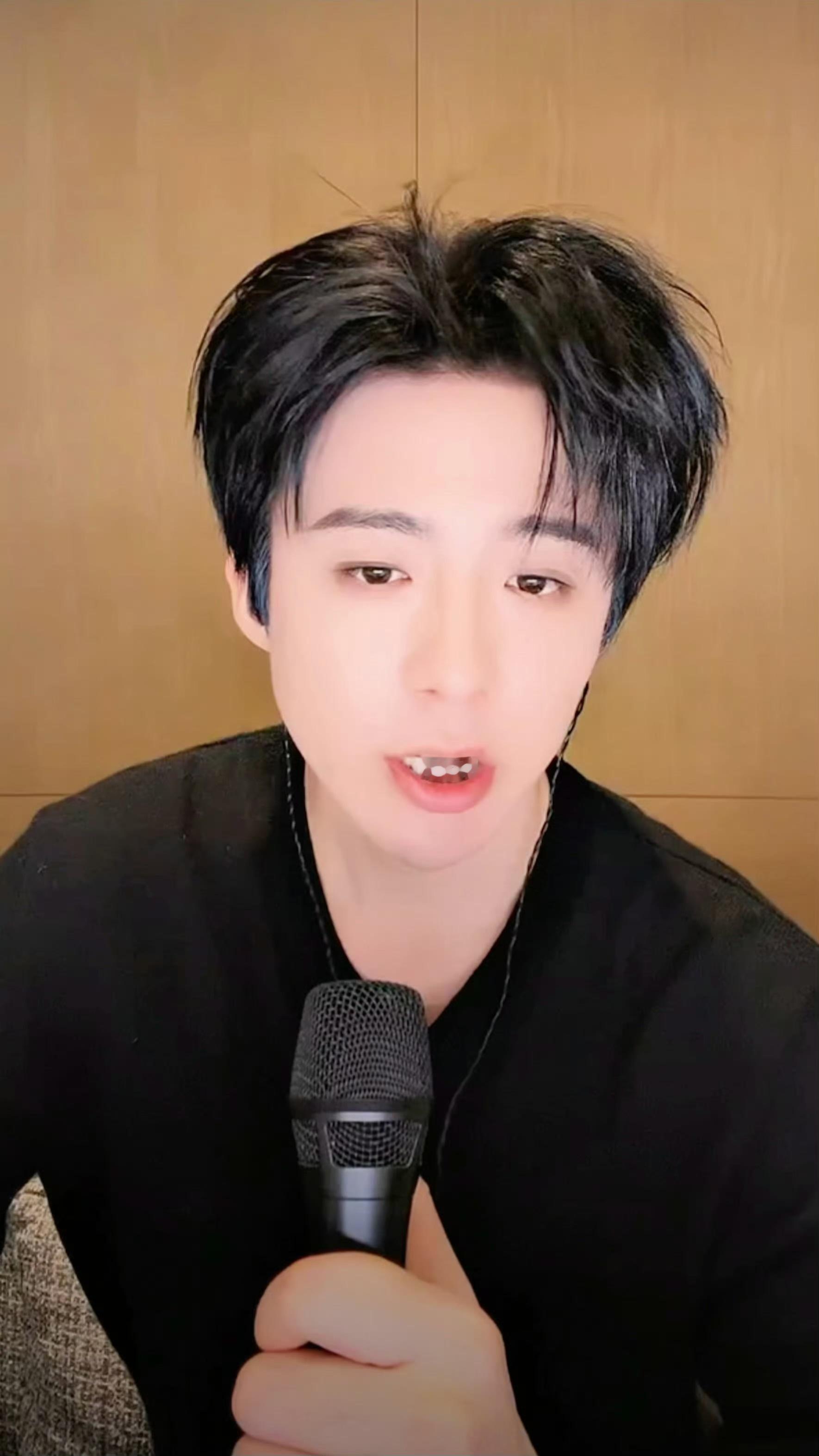 刘宇宁：高低是个艺人，开美颜咋了（啊哈哈哈🤣 