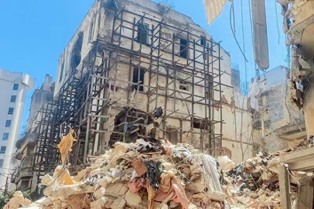 不宣而战，以色列深夜开火，特朗普连下五条命令，伊朗进退两难！




随着美伊谈