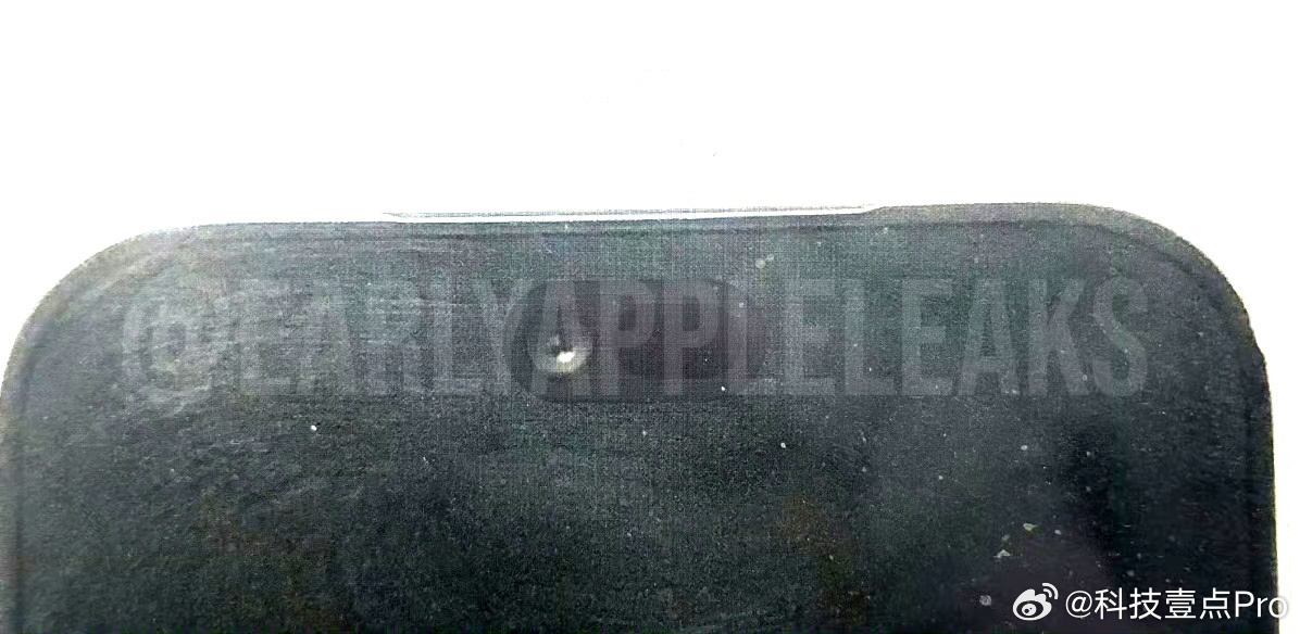 iPhone18Pro遭泄密iPhone18 Pro背面的设计变化不大，但是正面