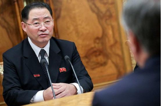 朝鲜双线震动！朴泰成前脚到北京谈合作，金正恩后脚在平壤通报军队特大犯罪案！这是唱