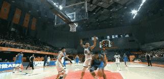 陶汉林是真硬啊！邱天，还有那个特别长的名字，记不住。但是，真打不动！三下，纹丝不