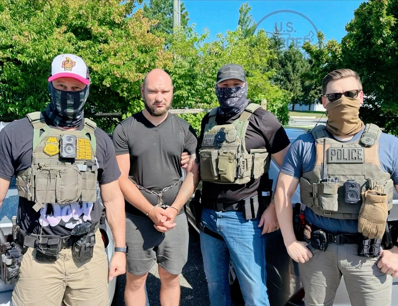 俄乌冲突打到第五年，普通人太惨了，一批从美国被遣返的乌克兰男性刚一回国，家门都没