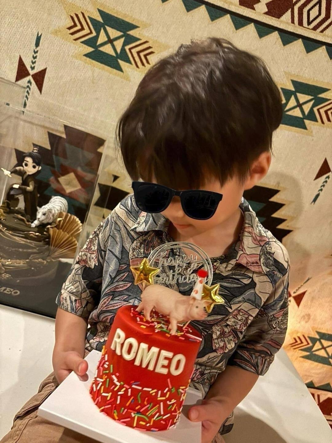 周杰伦昆凌儿子8岁近照帅气的Romeo 已经8️⃣岁啦！日子过得真快啊～ ​​​