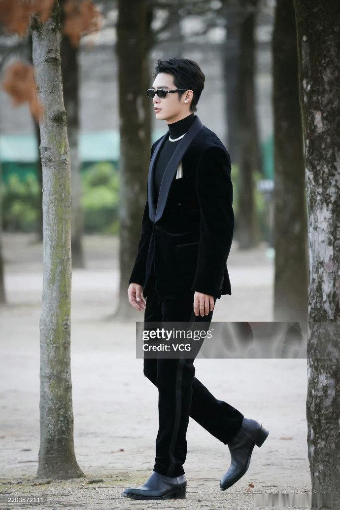 于适巴黎G社生图就是帅啊男神 ​​​